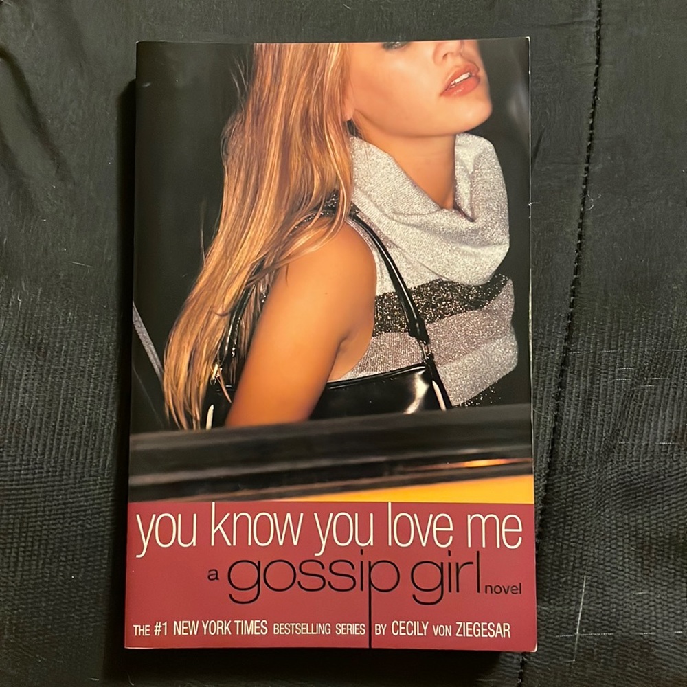 Gossip girl book by Cecily von Ziegesar